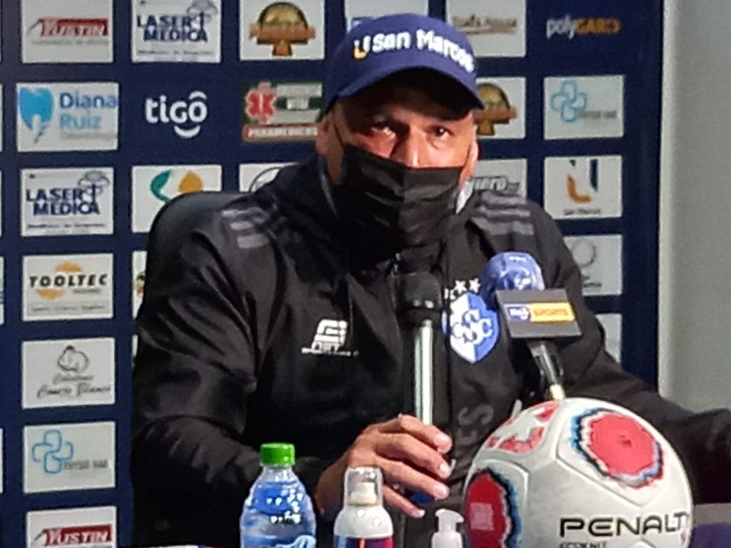 Geiner Segura, DT brumoso. Foto: Prensa CSC 