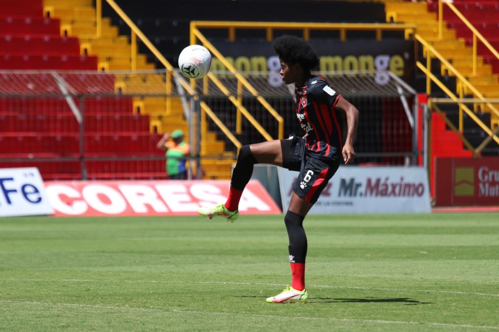 Natalia Mills, jugadora LDA. Foto: Prensa Alajuelense