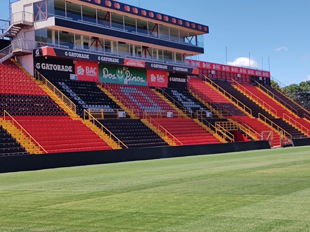 El sector oeste del estadio ya no cuenta con malla 
