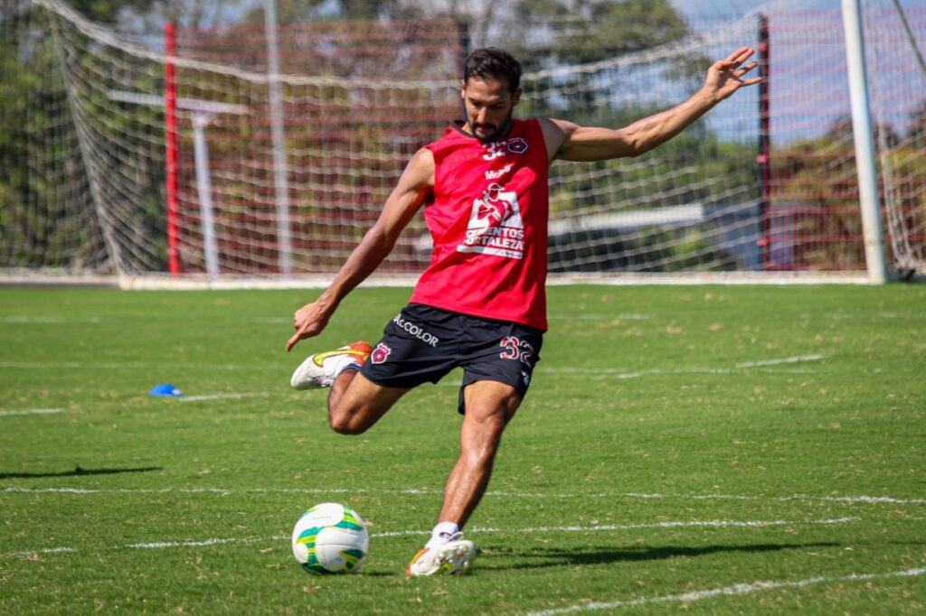 Celso Borges avanza bien con su recuperación, pero podría no sumar minutos antes del parón. Foto: Prensa LDA