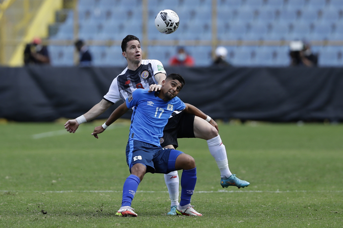 Bryan Oviedo indicó situaciones extradeportivas lo alejan de las canchas. Foto: EFE