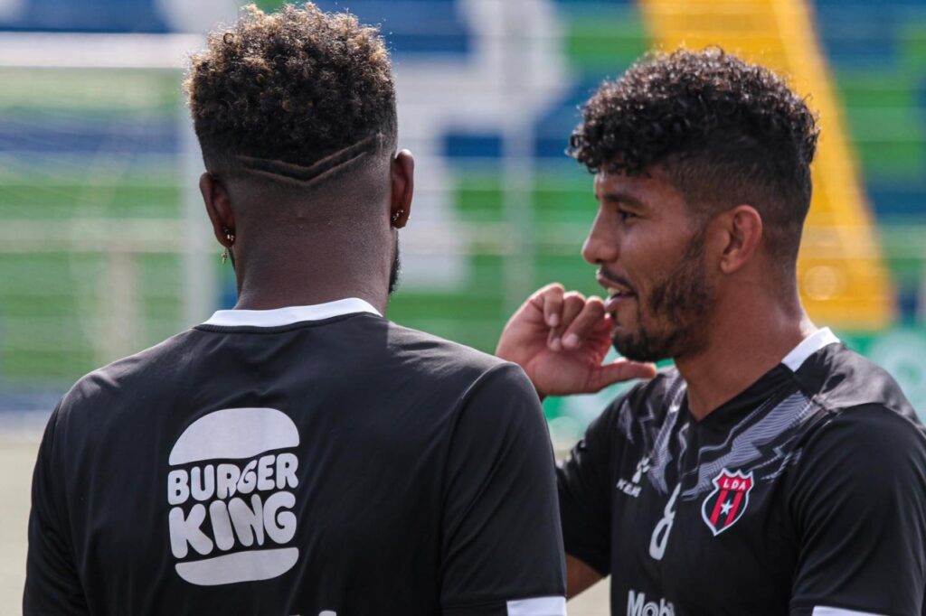 Johan Venegas se perderá tres juegos por su expulsión ante Herediano