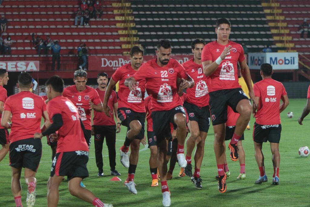 Manudos aceptan su error, ofrecen disculpas y prometen levantarse. Foto: LDA