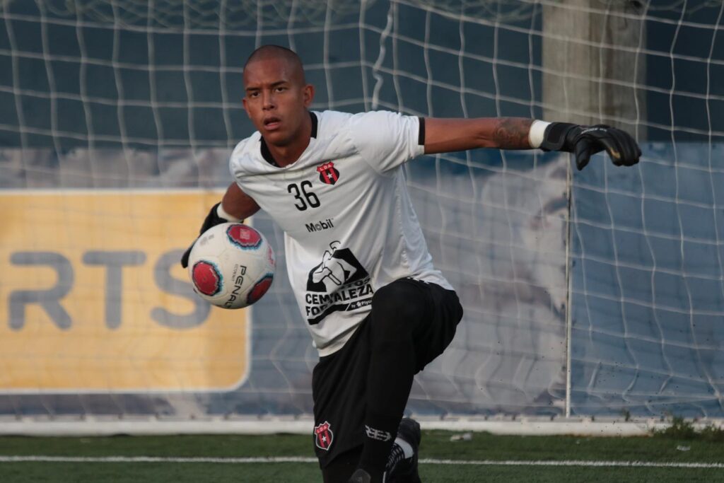 Miguel Ajú se describe como trabajador y paciente. Foto: LDA