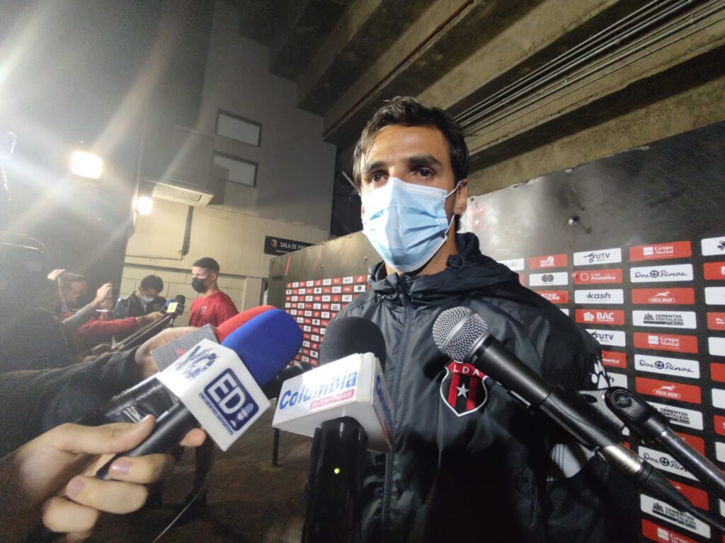 Bryan Ruíz pide paciencia a los manudos.