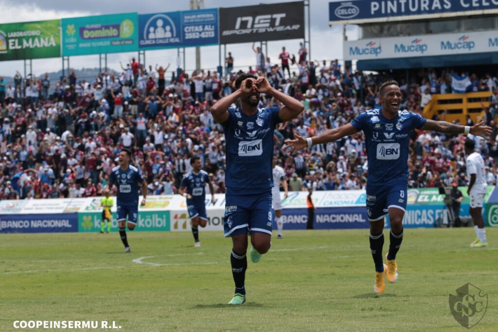 Marcel Hernández marcó doblete contra Saprissa. Foto: CSC