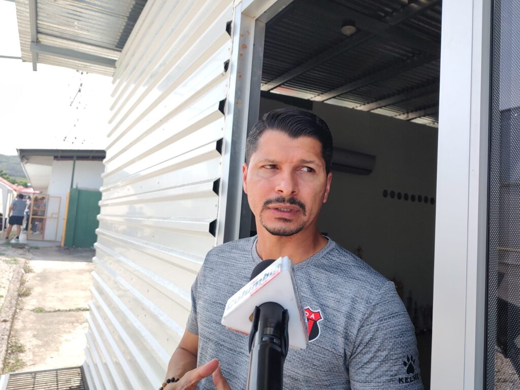 Juan Carlos Herrera asegura que los cambios al torneo podría afectar a los seleccionados.