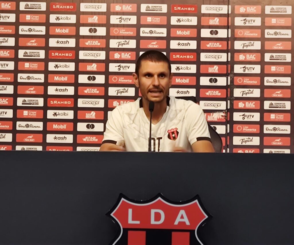 Albert Rudé sabe que contra el Cartaginés hay un condicionante diferente