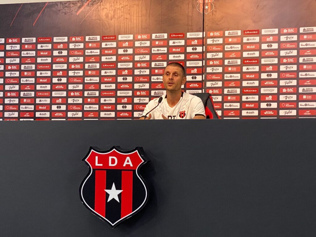 Albert Rudé habló en conferencia de prensa sobre los jugadores lesionados.