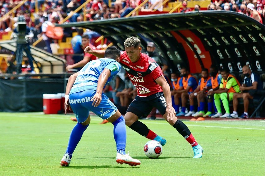 Jurguens Montenegro abrió el marcador contra Jicaral. Foto: LDA