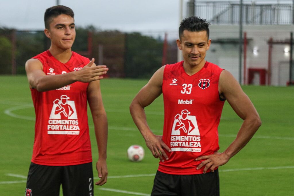 Cubero considera que jugar en el Allen Riggioni es complicado. Foto: LDA