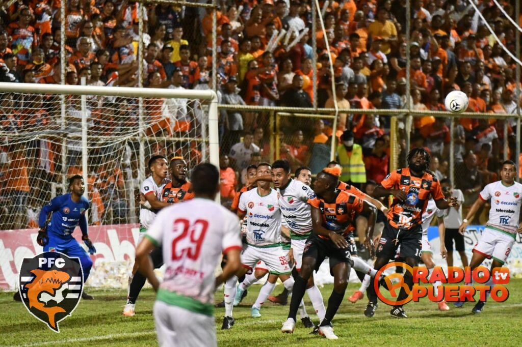 Puntarenas gana 1-0 el primer juego de la final.