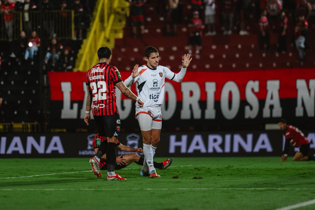 Doryan Rodríguez quiere “volver” y “consolidarse” en Alajuelense