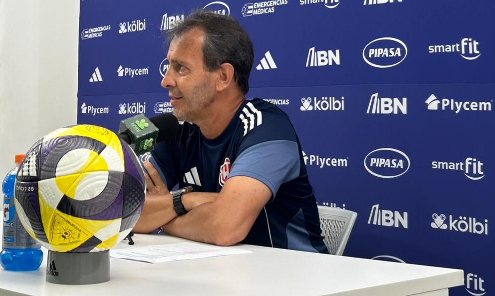 Fernando Batista apuesta por la juventud en la convocatoria de “La Sele”