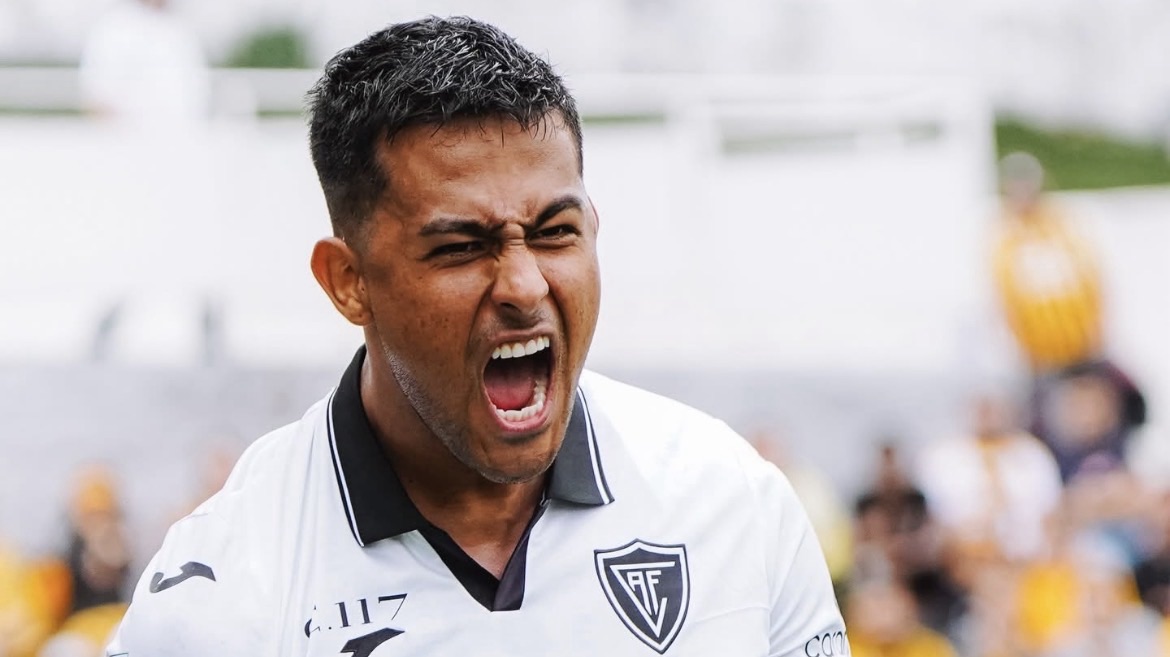 ¡Álvaro Zamora celebra ascenso en Portugal!