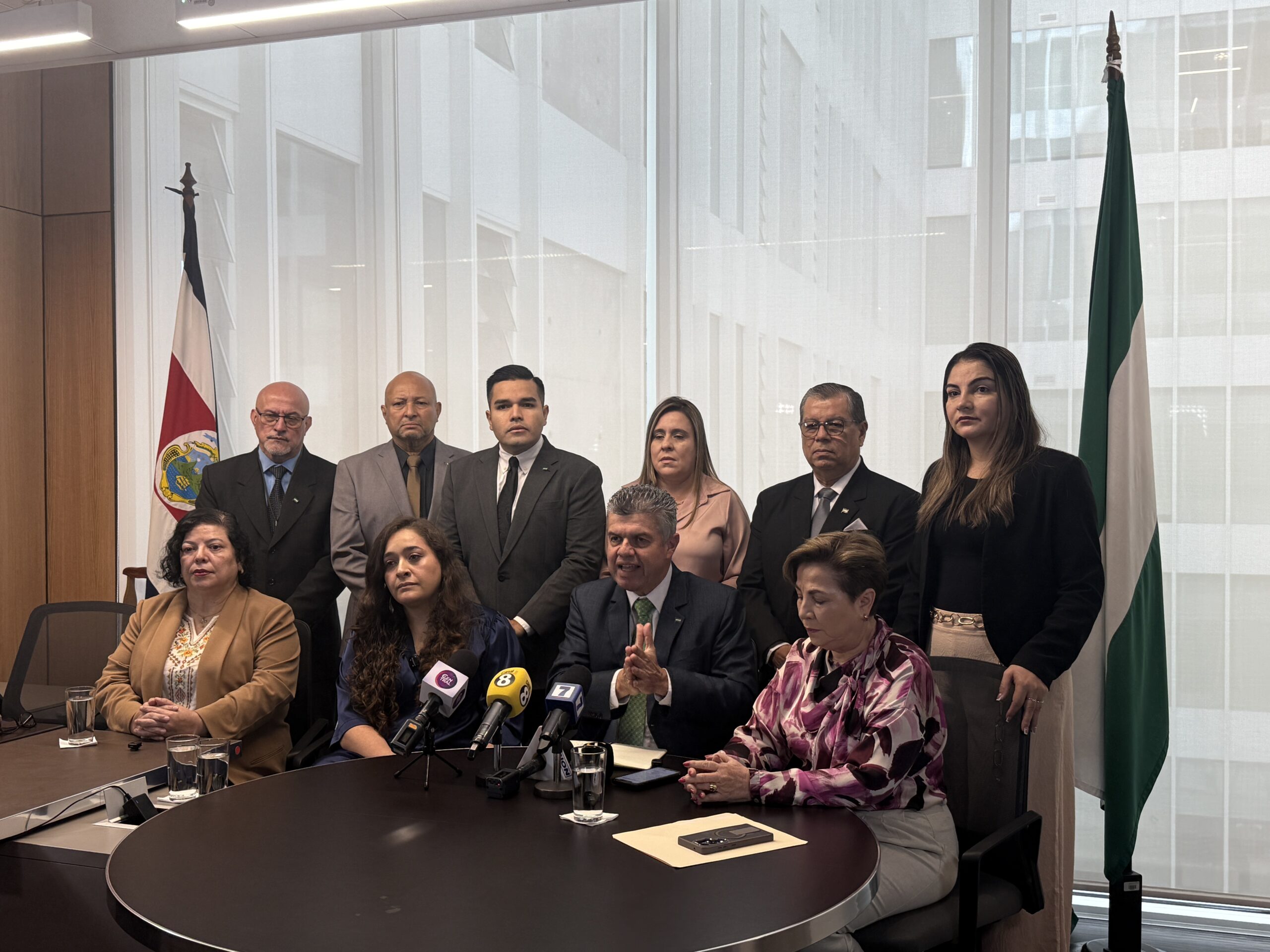Oficialismo busca una ‘justicia obediente’, señala PLN