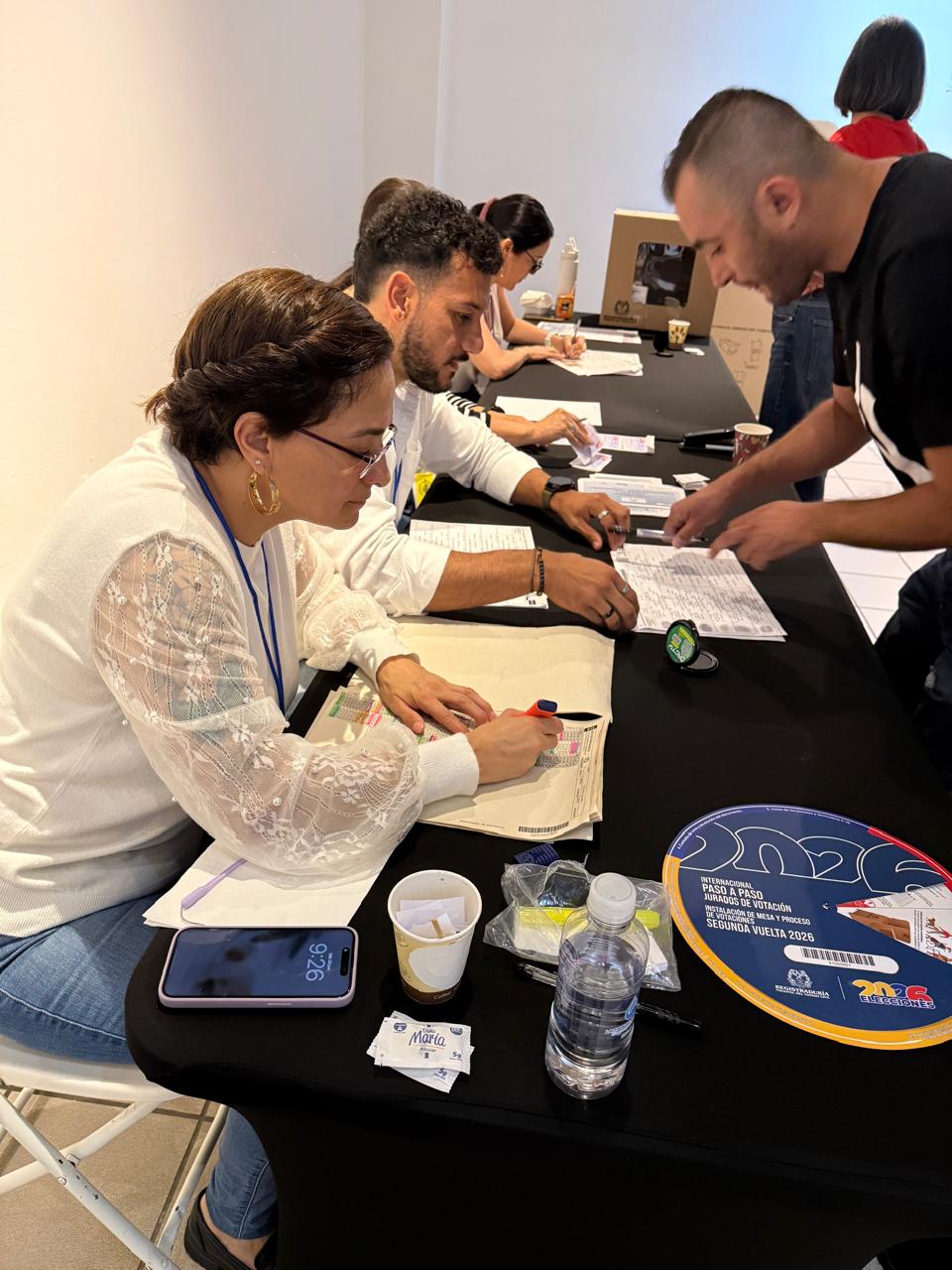 11 mil colombianos inscritos en Costa Rica pueden votar en segunda ronda para definir el sucesor de Gustavo Petro