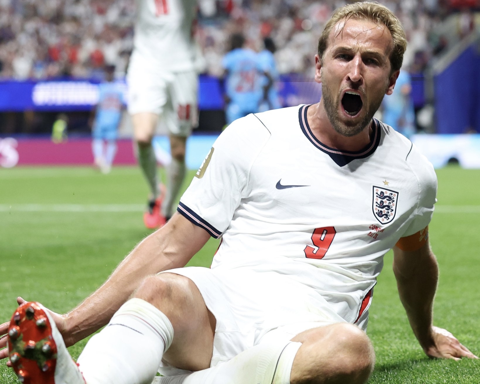 Inglaterra de manera dramática avanzó a octavos de final