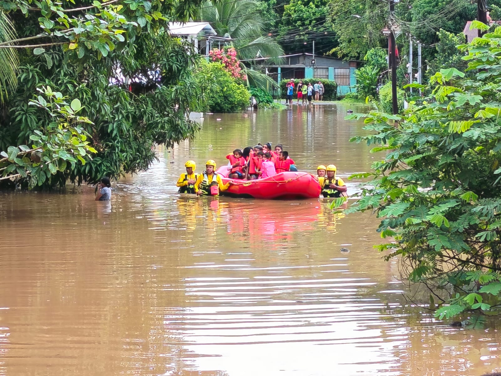 Fuertes lluvias afectan comunidades de Sarapiquí, Guácimo y Turrialba, entre otras