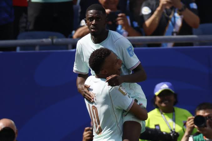 Mbappé y Dembélé meten a Francia en semifinales sin despeinarse