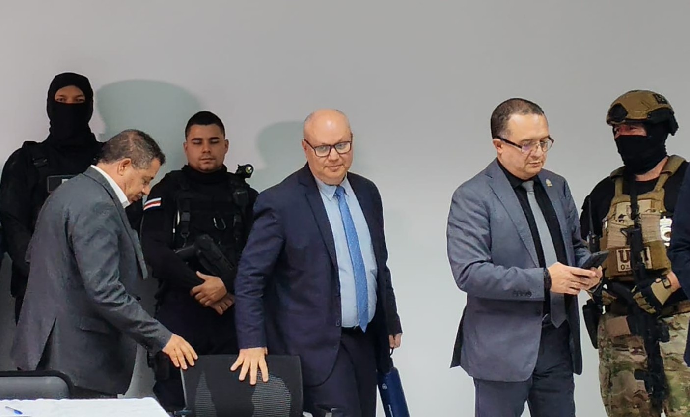 Conferencia de Seguridad dejó tenso intercambio entre ministro y director de OIJ