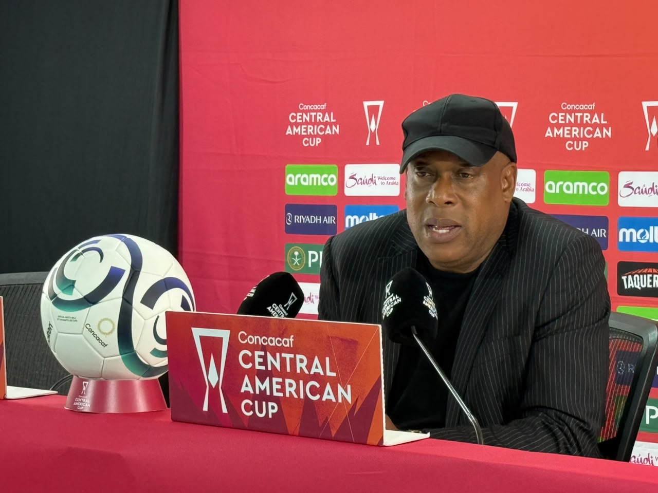 Hernán Medford sobre el nivel de sus jugadores: «me deja tranquilo que todos andan en un buen nivel»