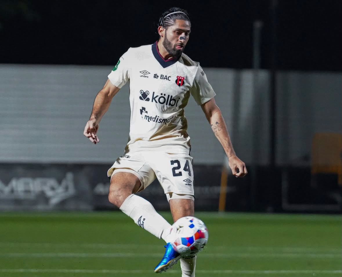 Aarón Salazar tras la victoria ante Puntarenas: «estamos disfrutando mucho de jugar»