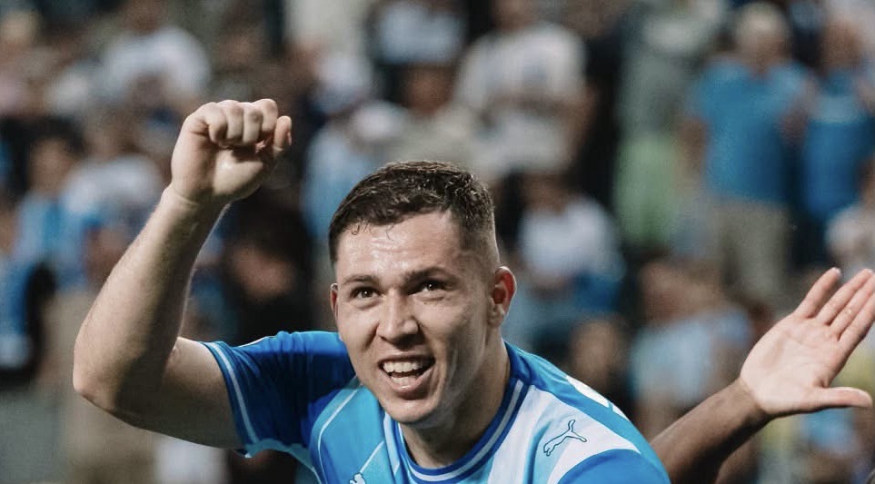 Carlos Mora dio dos asistencias en victoria del Universitatea Craiova