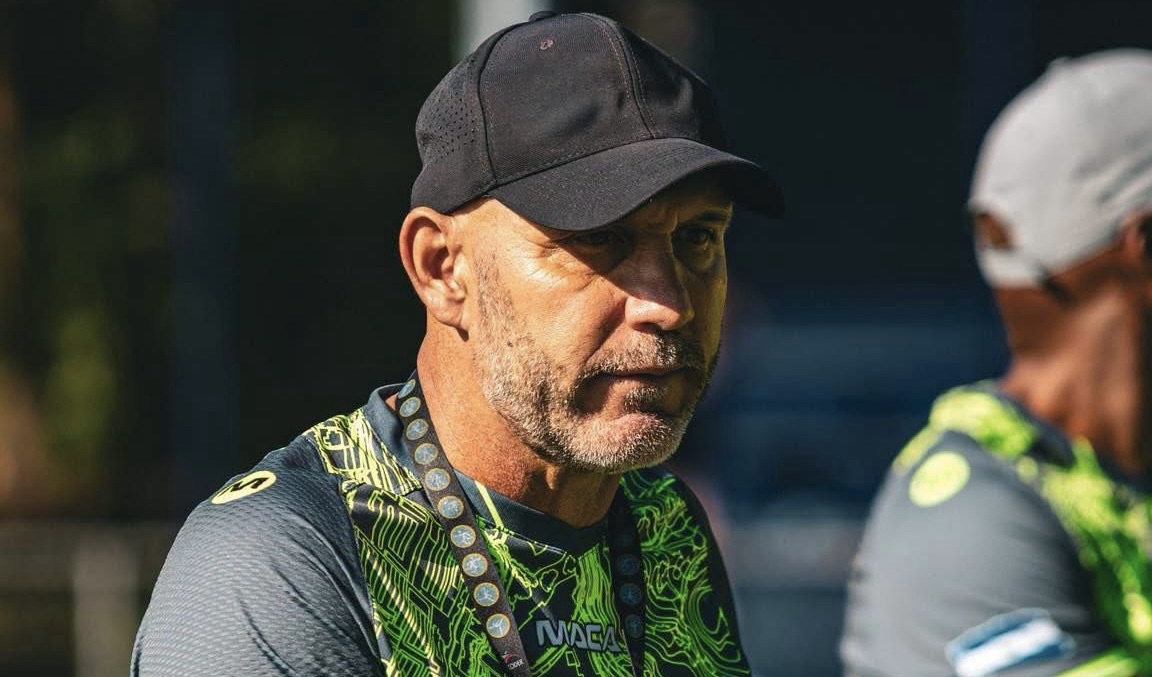 Luis Marín escala a la cumbre del fútbol salvadoreño
