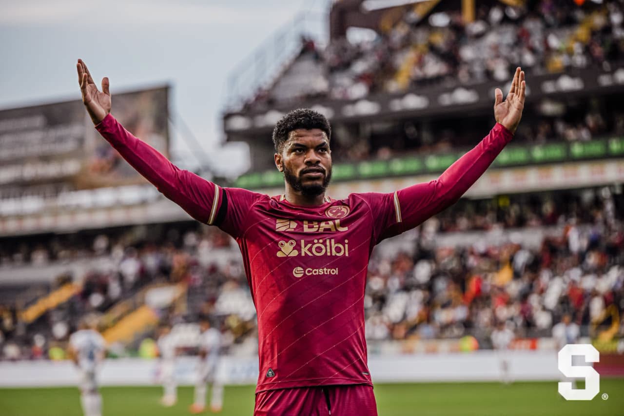 Newton Williams: «Estoy trabajando con humildad y tengo que darle las gracias a mis compañeros»