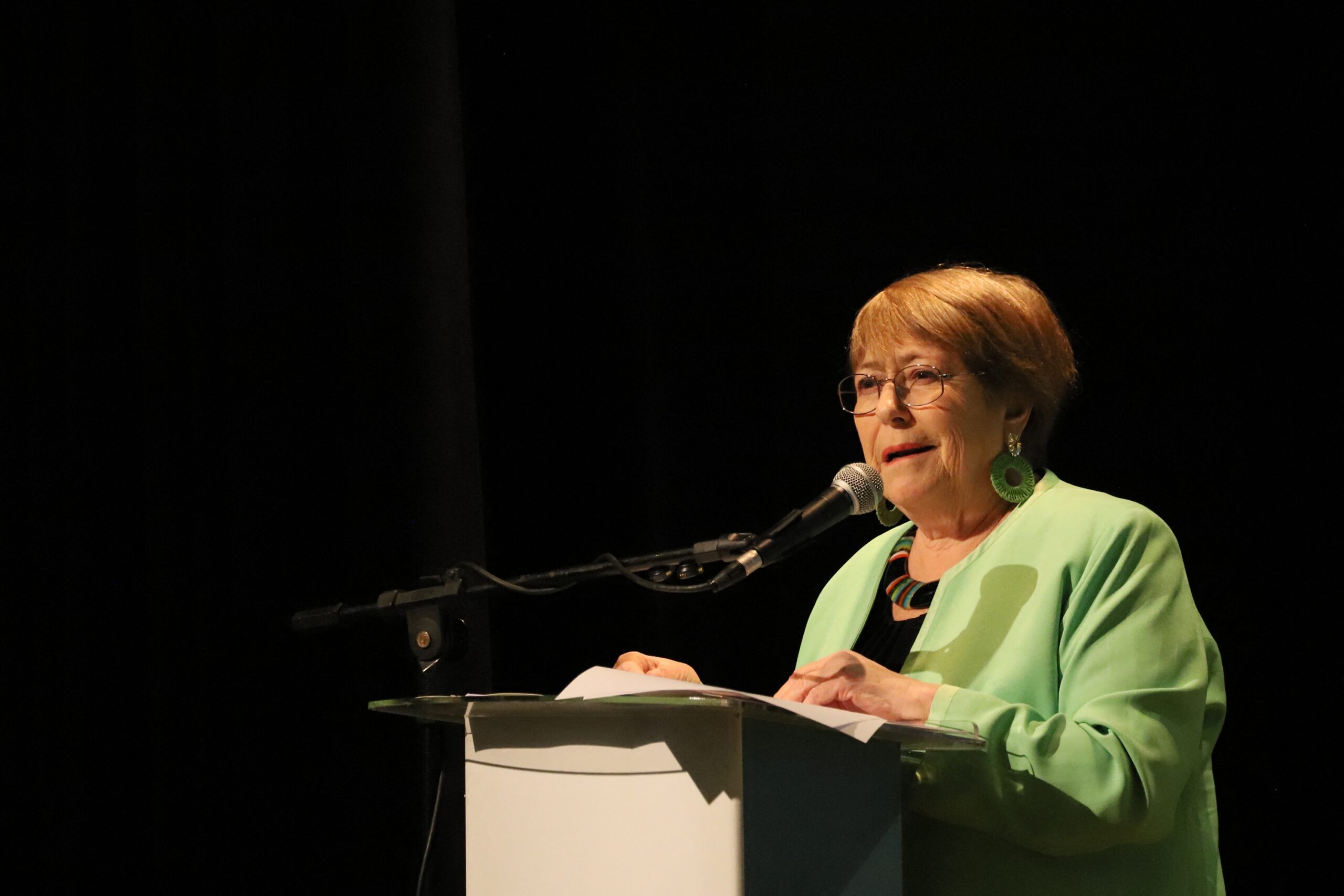 “No me arrepiento de haber emprendido este gran desafío”, dice Michelle Bachelet tras renunciar a sus aspiraciones en la ONU