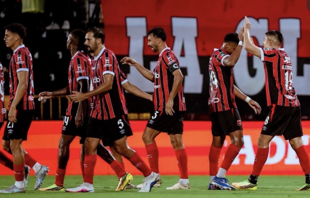 ¡La Liga de Bryan Ruiz golea 5-0 al Inter San Carlos!