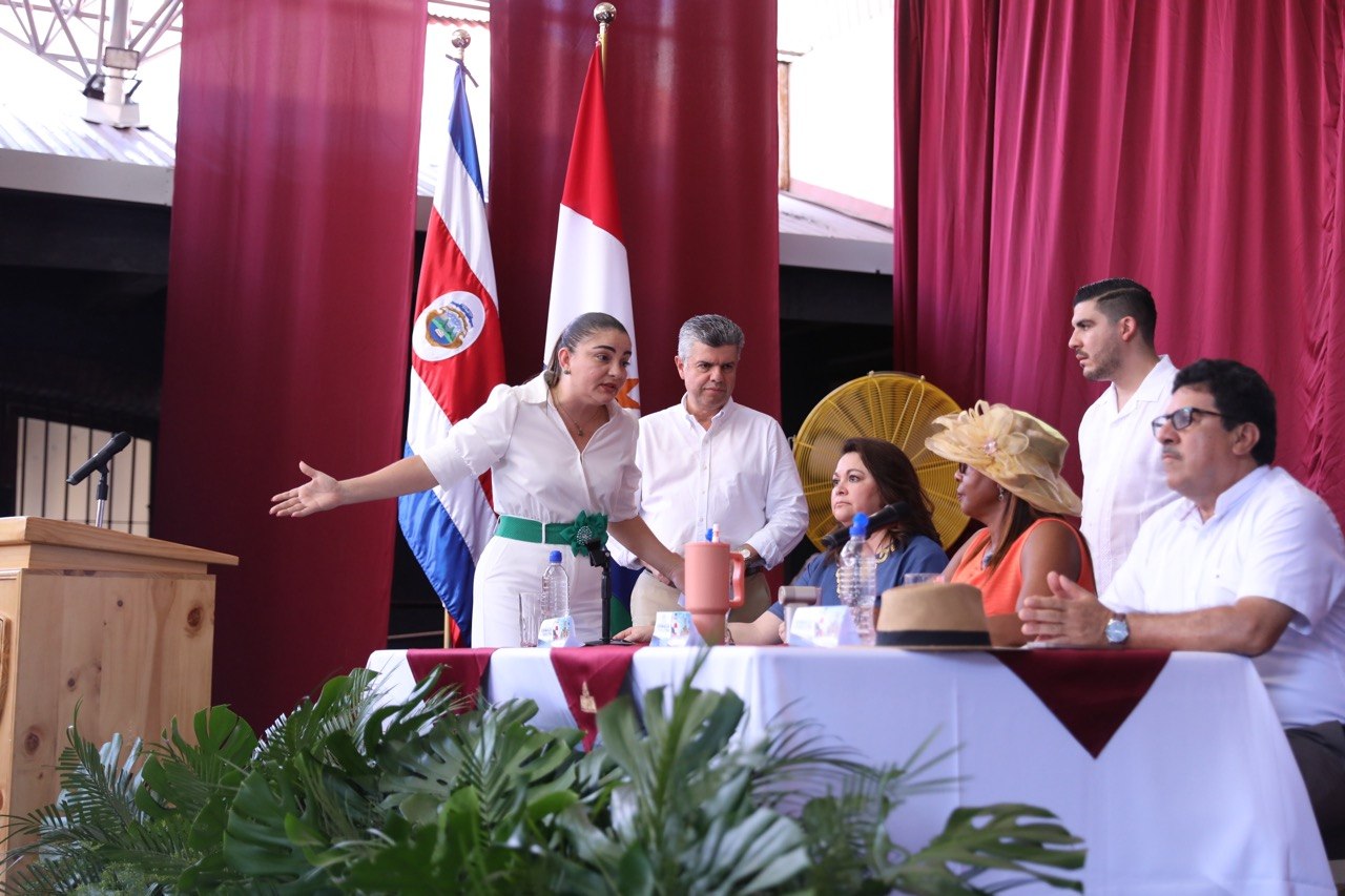 Oposición cuestiona al oficialismo por manejo de sesión en Puntarenas