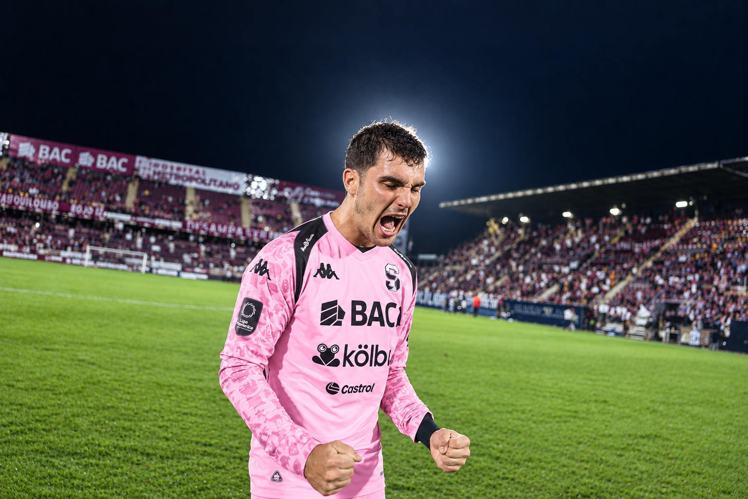 Abraham Madriz califica “lindísimo” ganar en Alajuela “con el estadio lleno”