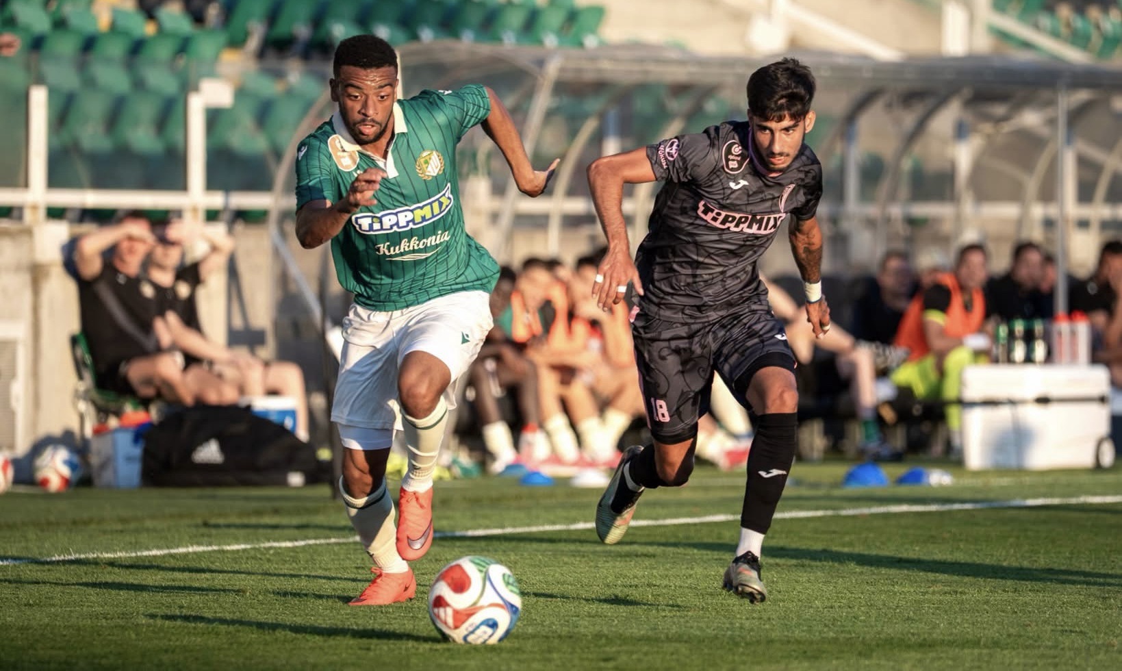 Jewison Bennette fue titular en agónico triunfo del Györ