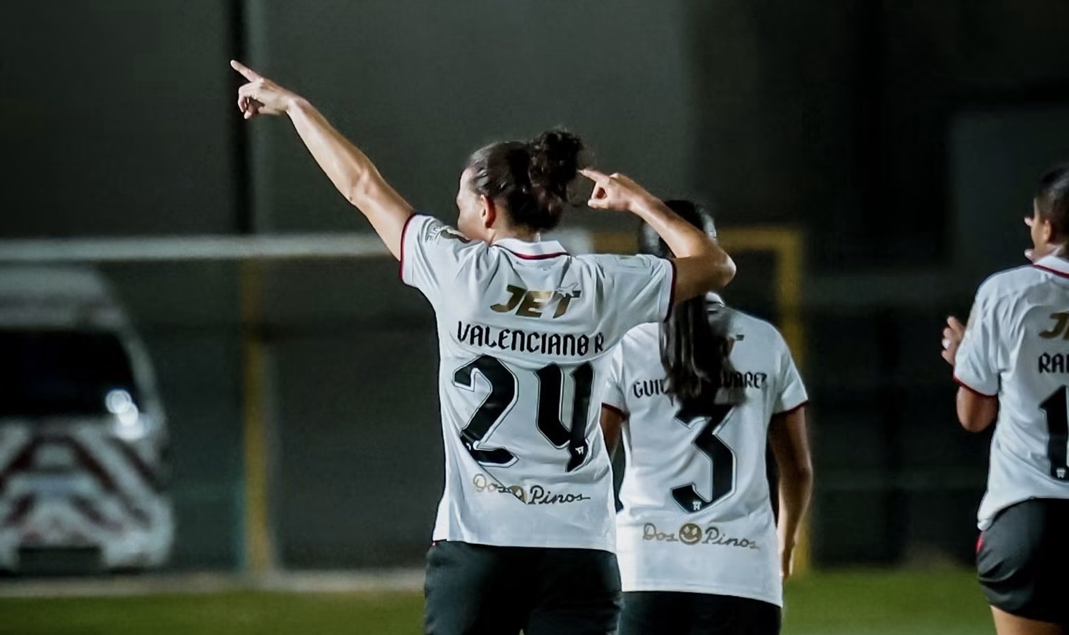 Sin Wilmer López, las “Leonas” ganaron con doblete de Emelie Valenciano