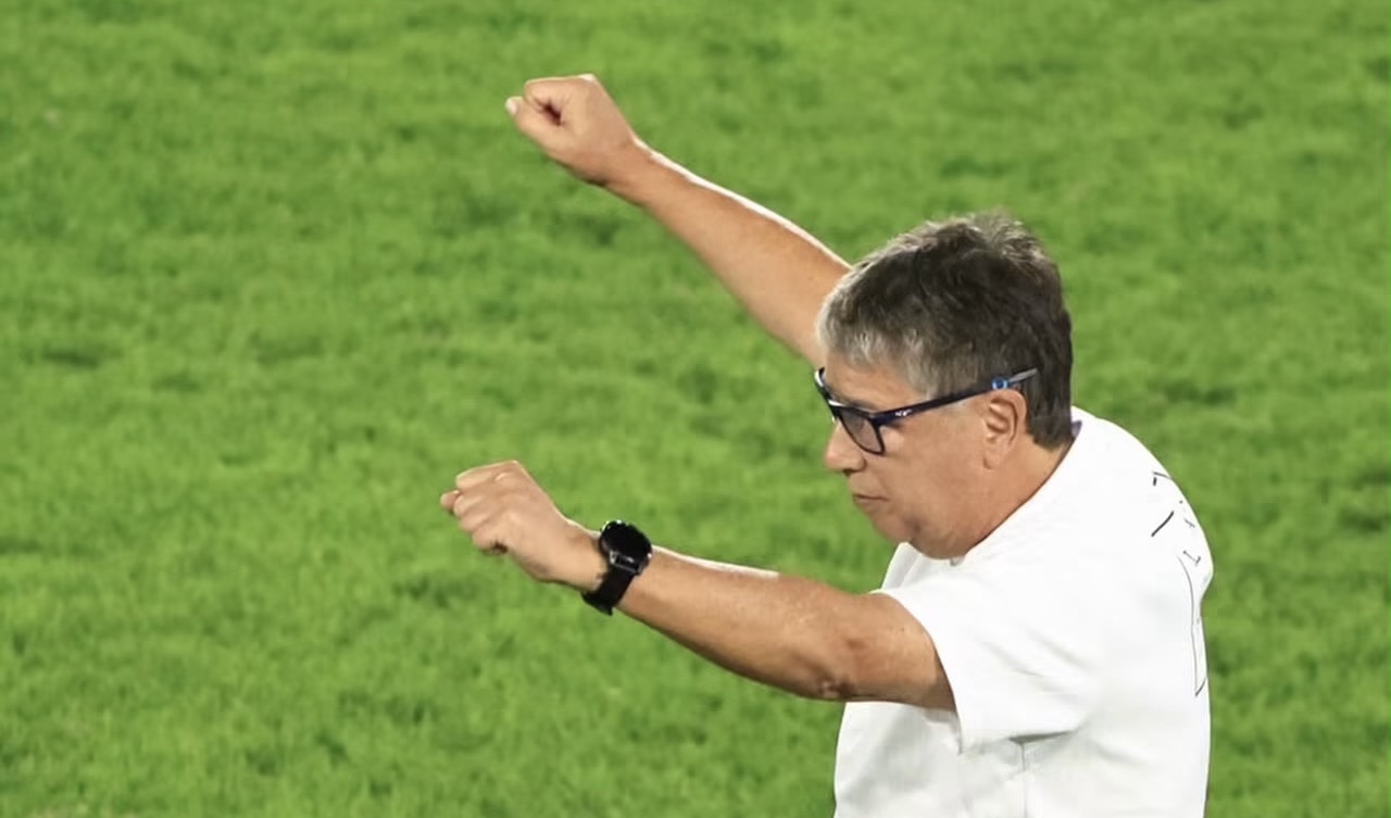 ‘Bolillo’ Gómez prefiere que El Salvador gane a que juegue bien