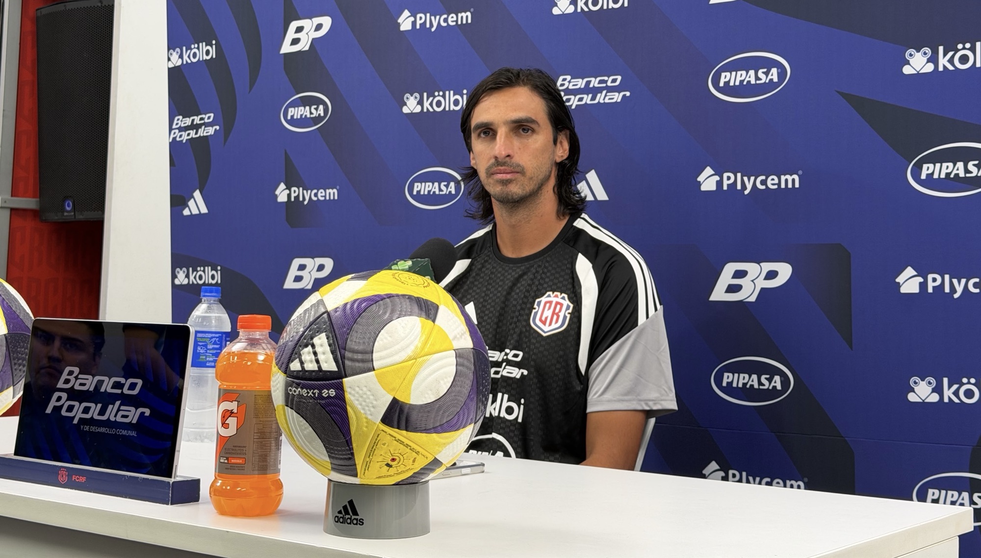 Para Bryan Ruiz la selección no es un equipo “de barrio”, para “cualquiera”