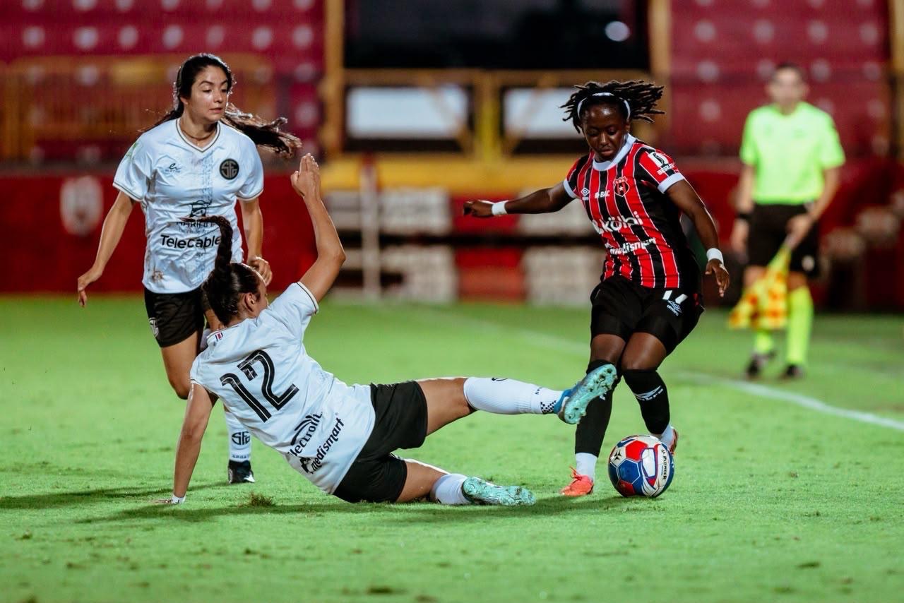“Leonas” dejaron tendido al Sporting