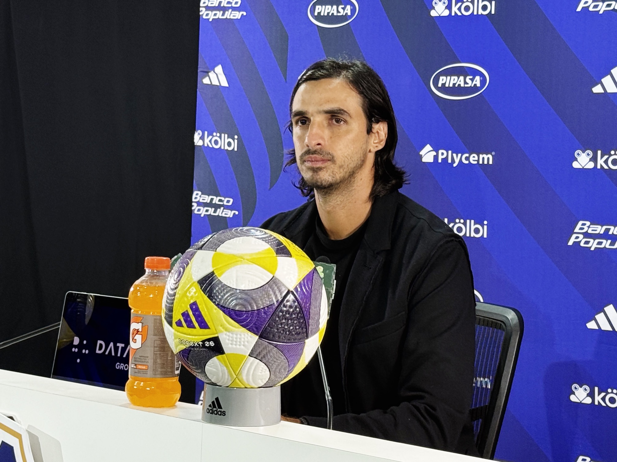 Bryan Ruiz “anhela” dirigir a La Sele, pero no quiere “forzar las cosas”