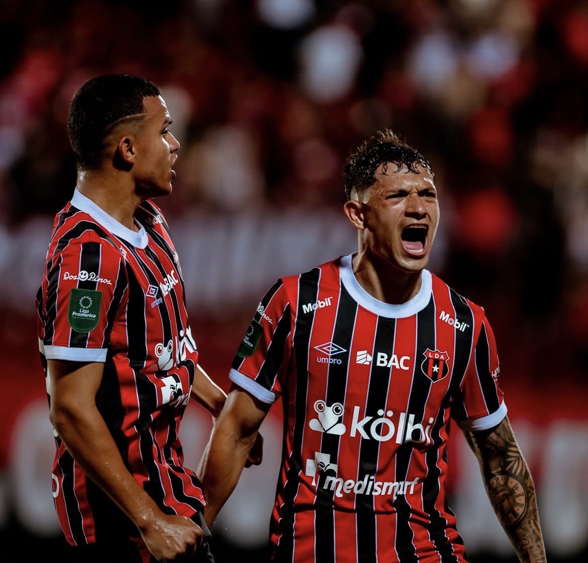 Alajuelense gana sobre la hora y se mete en zona de clasificación