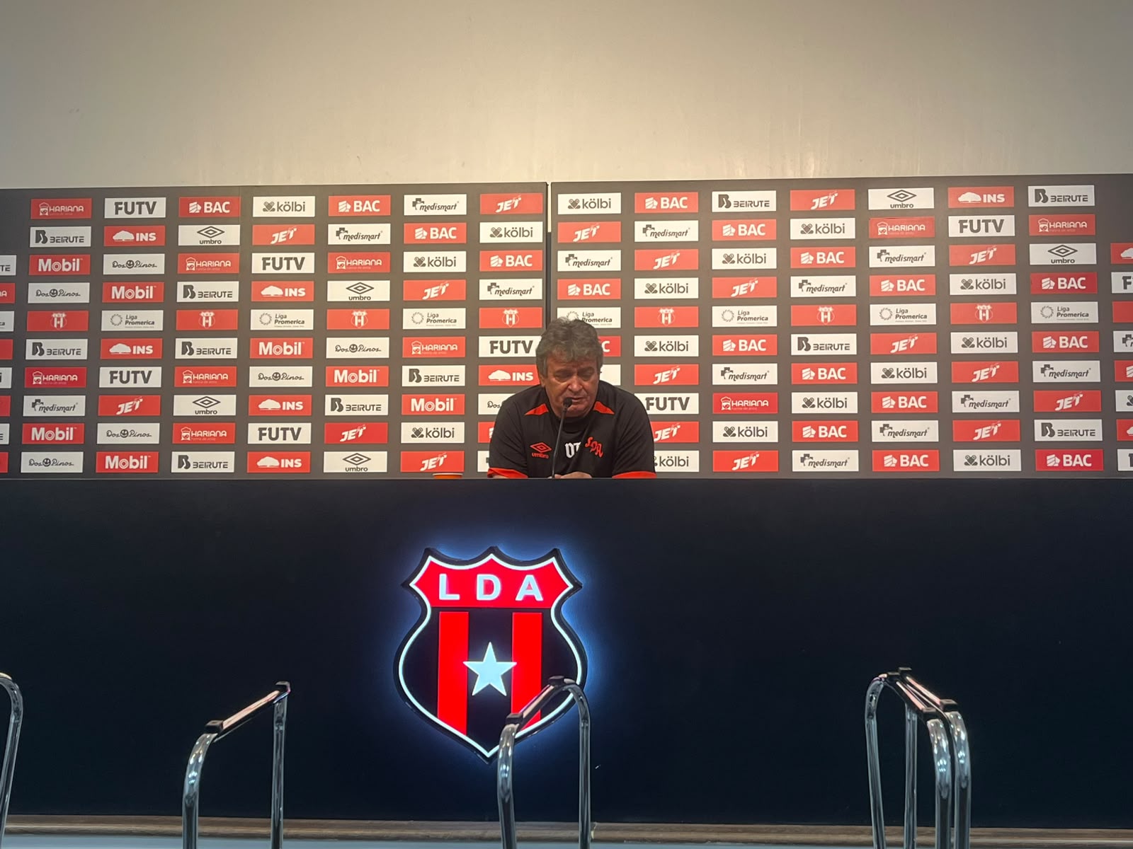 Óscar Ramírez sobre posibles bajas: “Celso está en rehabilitación, Matarrita lo veo difícil”