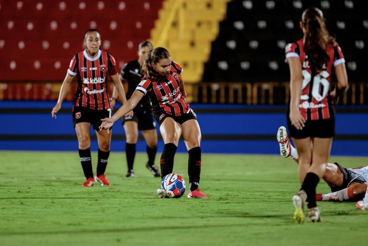 “Leonas” sucumbieron de locales