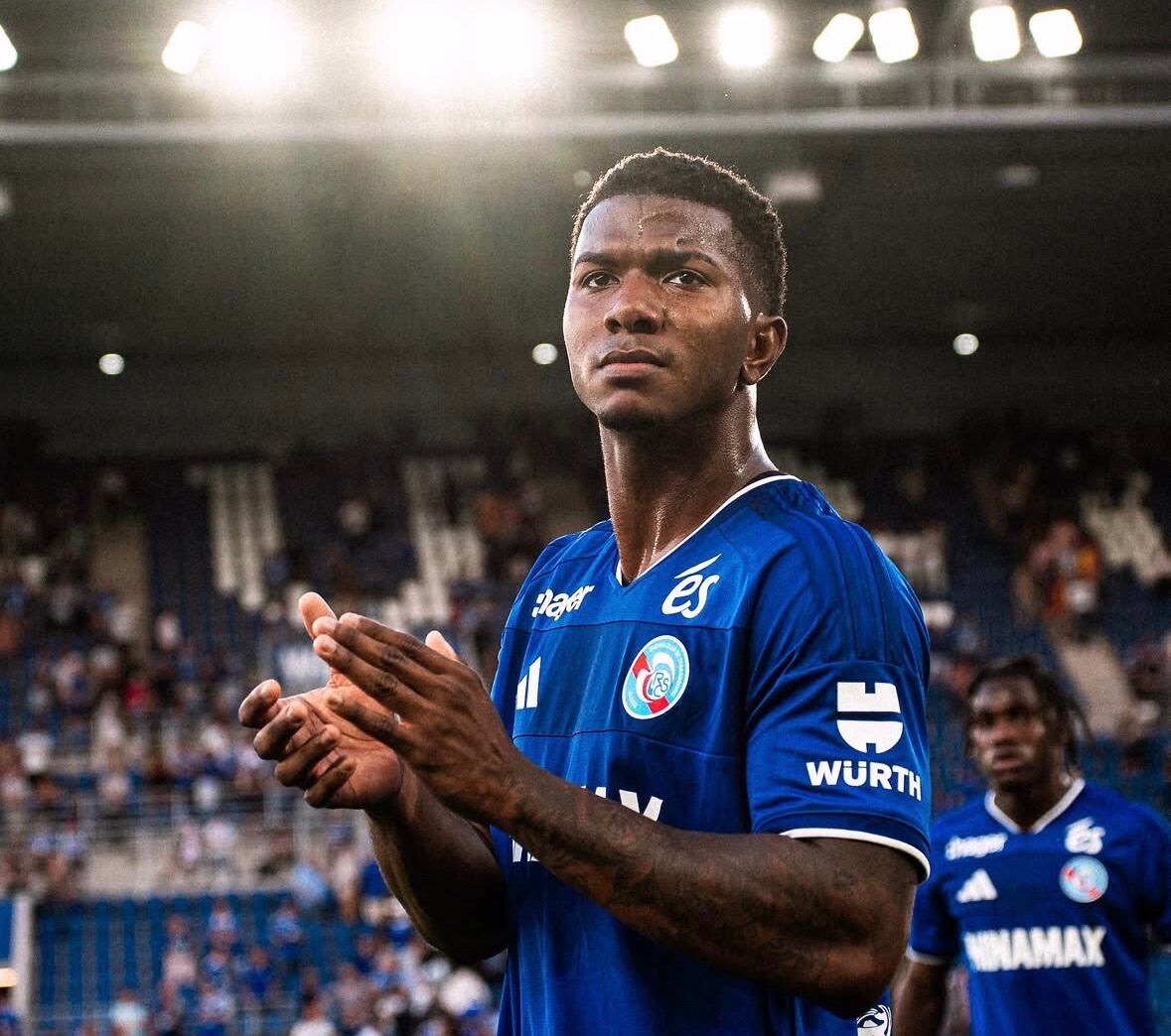 Jeyland Mitchell jugará ante el PSG este sábado