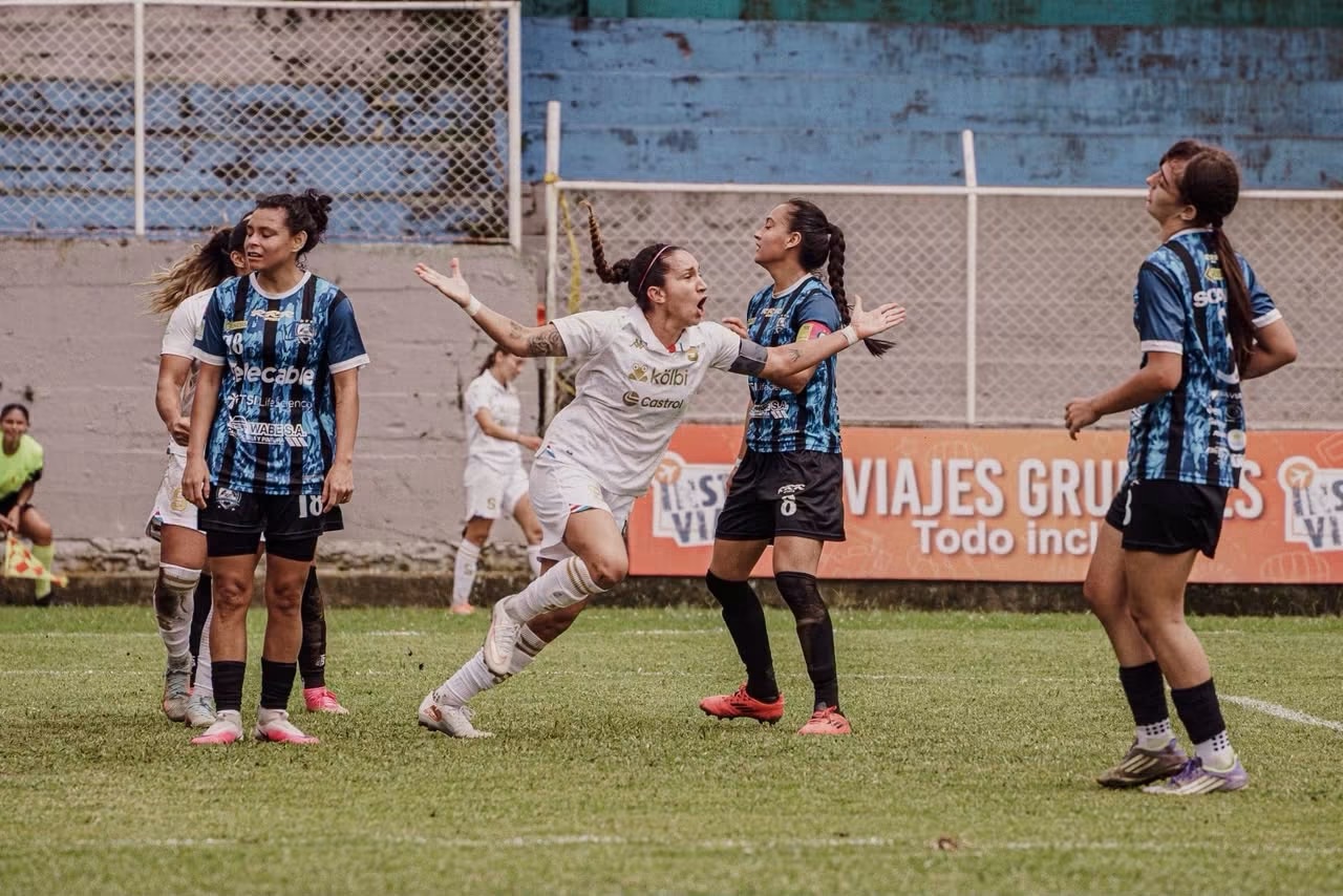 Saprissa FF desplazó a las “Leonas” del liderato